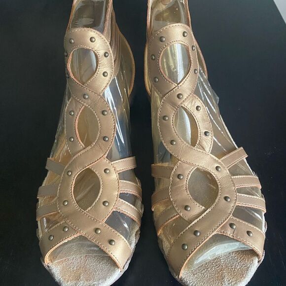 Women’s Skechers Strappy Sandal gold size 9 - Picture 2 of 7